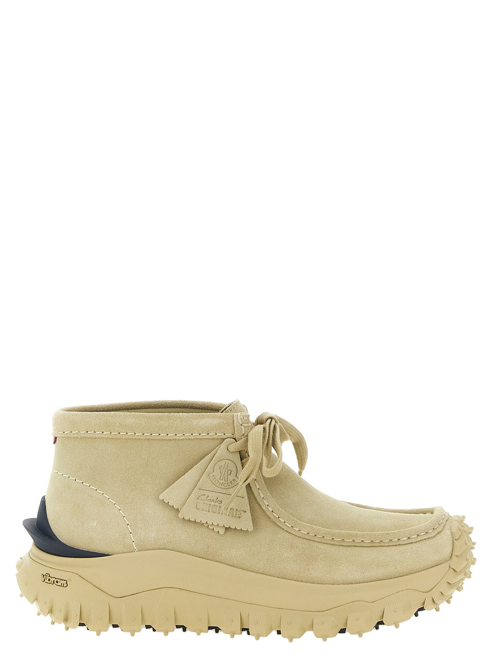 Moncler x Clarks Originals Trailgrip Wallabee GTX Μποτάκια από Σουέντ σε Μπεζ