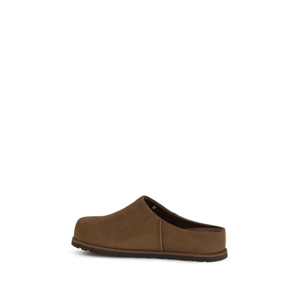 UGG Δερμάτινα Mules από δέρμα μοσχαριού σε Καφέ