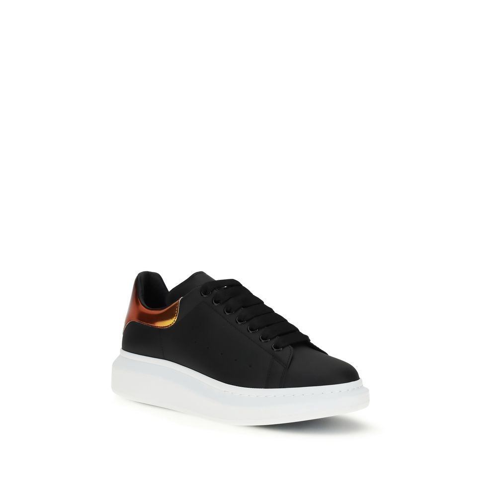 Alexander McQueen Sneakers από δέρμα μοσχαριού με πλατφόρμα σε Μαύρο