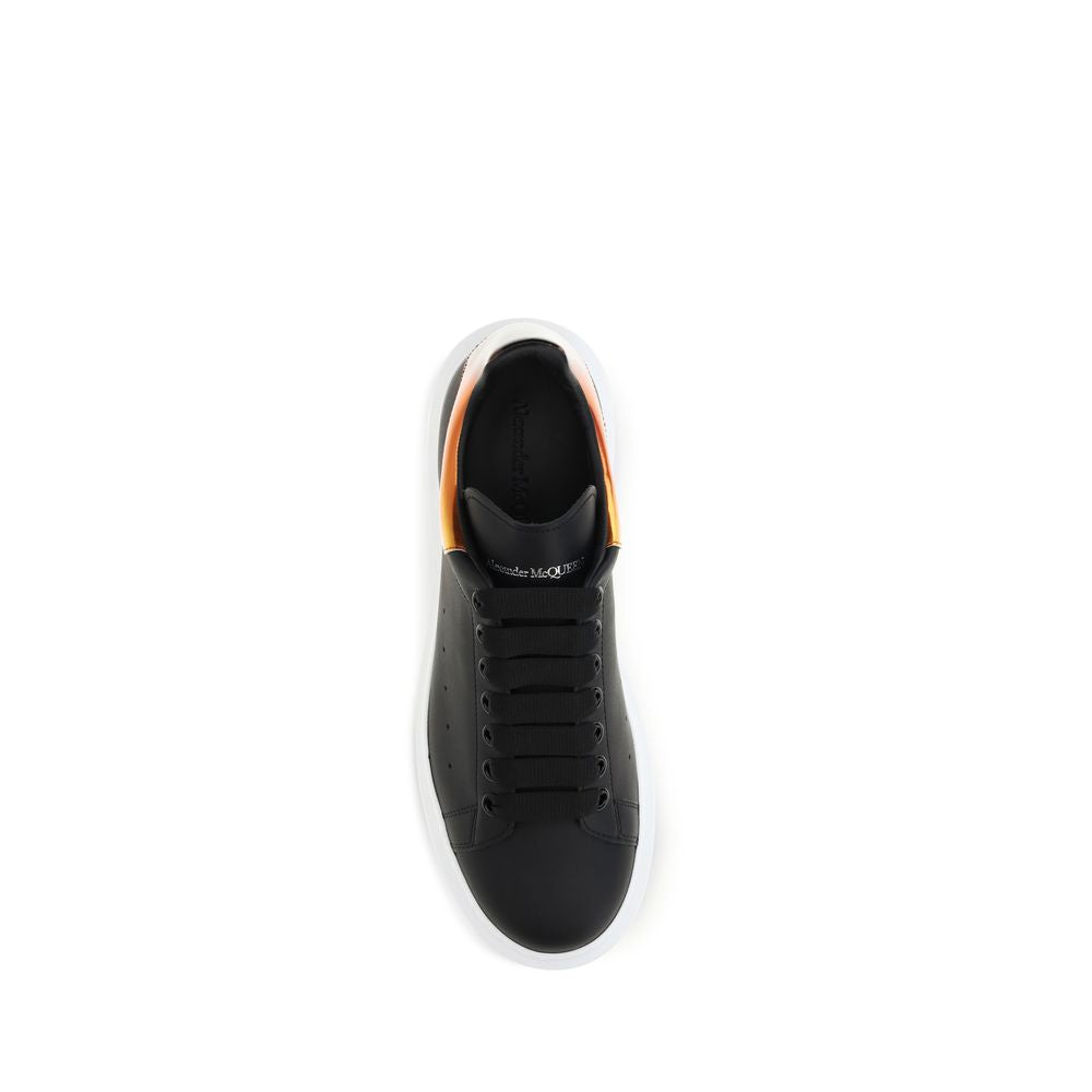 Alexander McQueen Sneakers από δέρμα μοσχαριού με πλατφόρμα σε Μαύρο