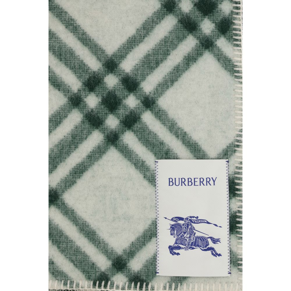 Burberry 100% Merino Wool Scarf in Bicolour