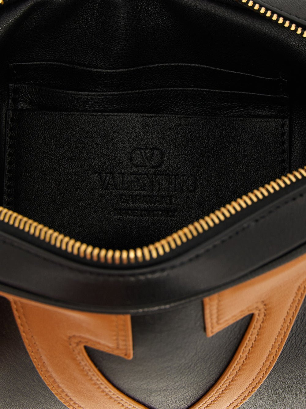 Valentino Garavani Τσάντα Crossbody από Δέρμα Αρνιού σε Καφέ