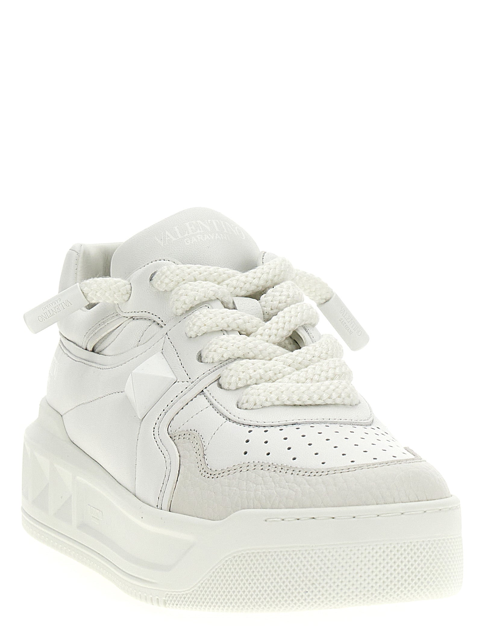 Valentino Garavani One Stud XL Sneakers από δέρμα μοσχαριού σε Λευκό