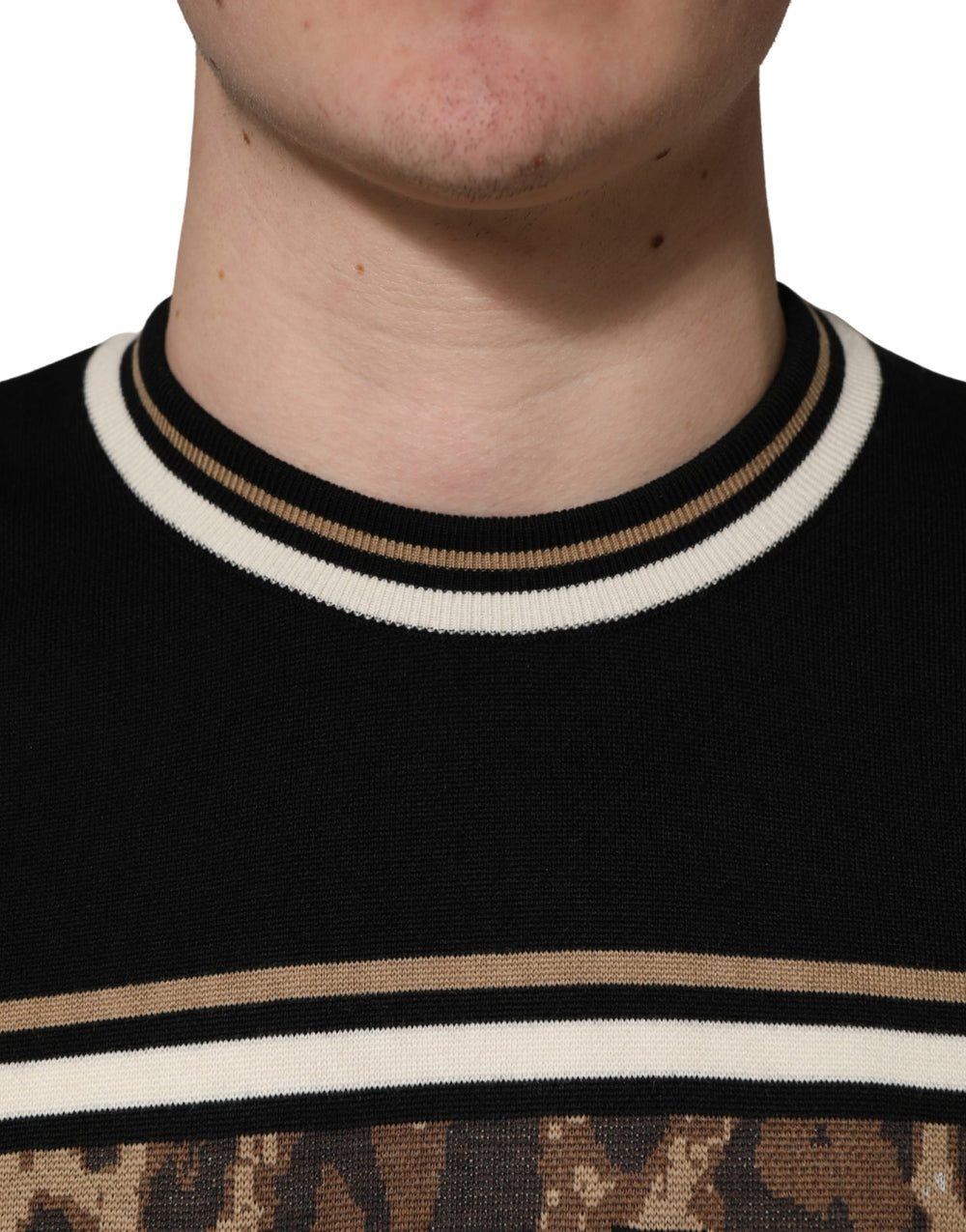Dolce & Gabbana Virgin Wool Crew Neck Pullover Sweater in Black