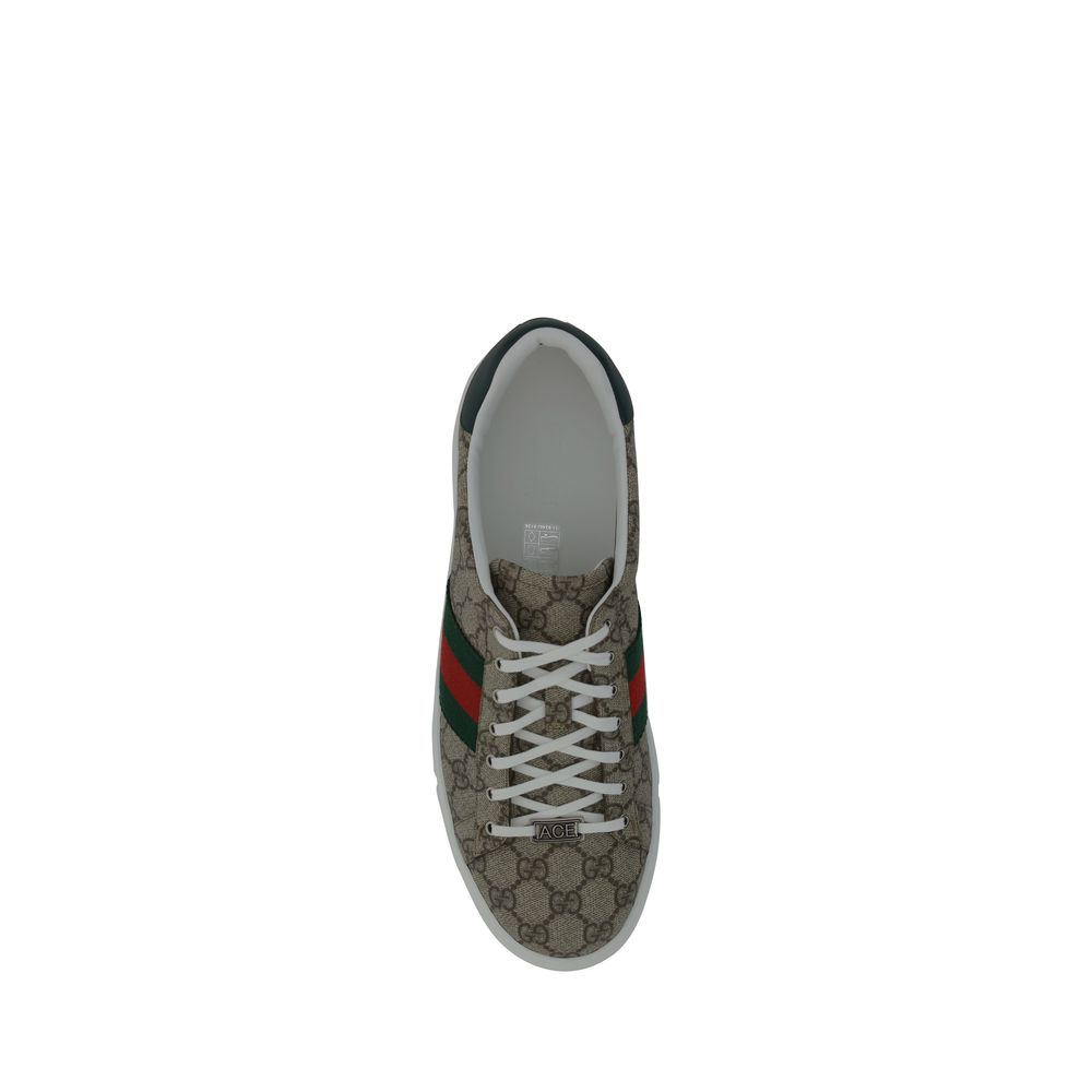 Gucci GG Supreme Low Top Sneakers in Beige