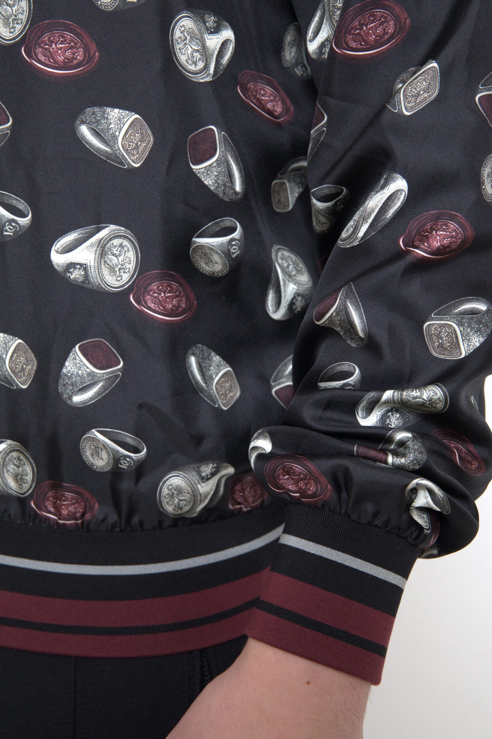 Dolce & Gabbana 100% Silk Crewneck Sweater in Black