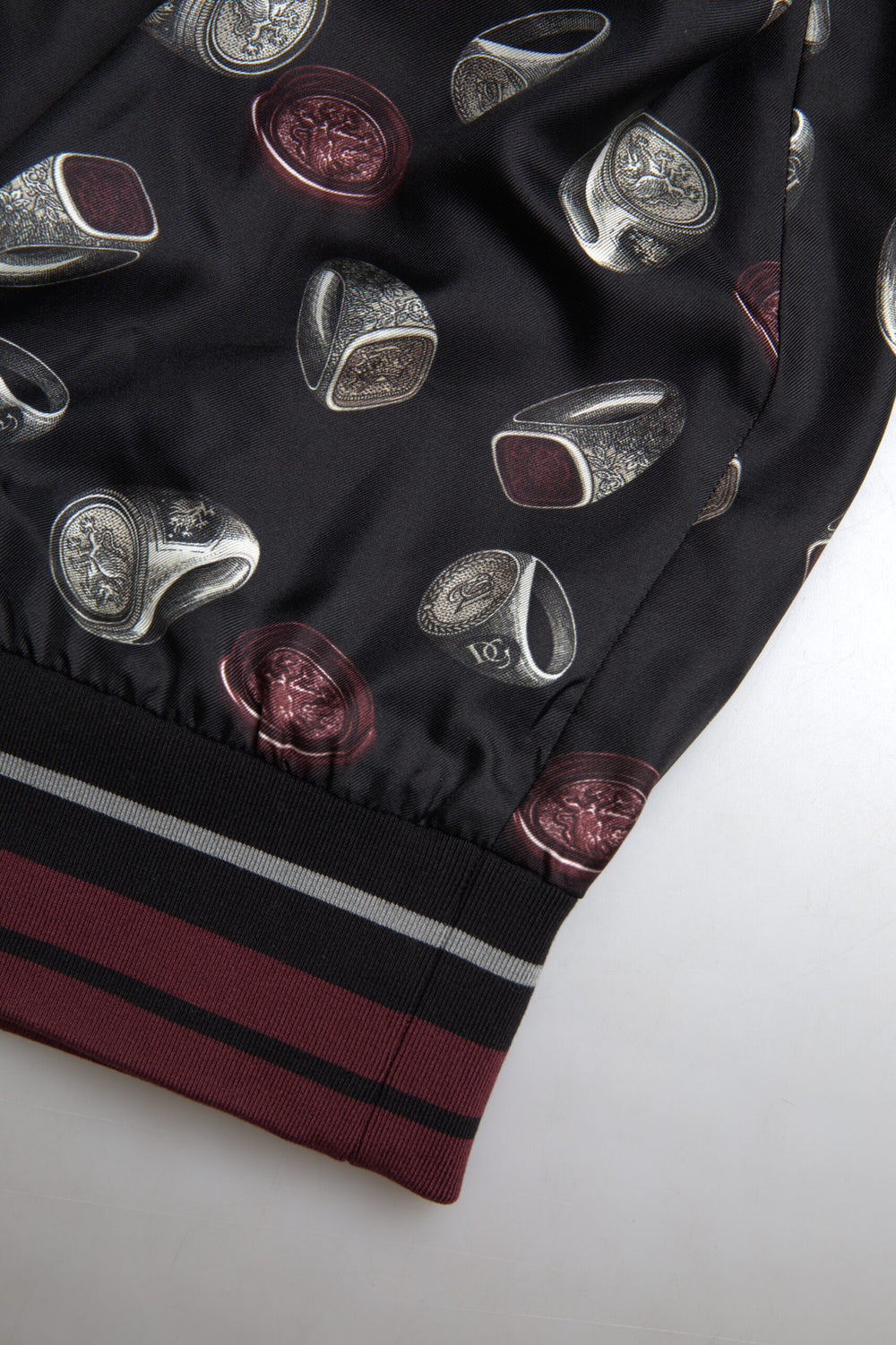 Dolce & Gabbana 100% Silk Crewneck Sweater in Black