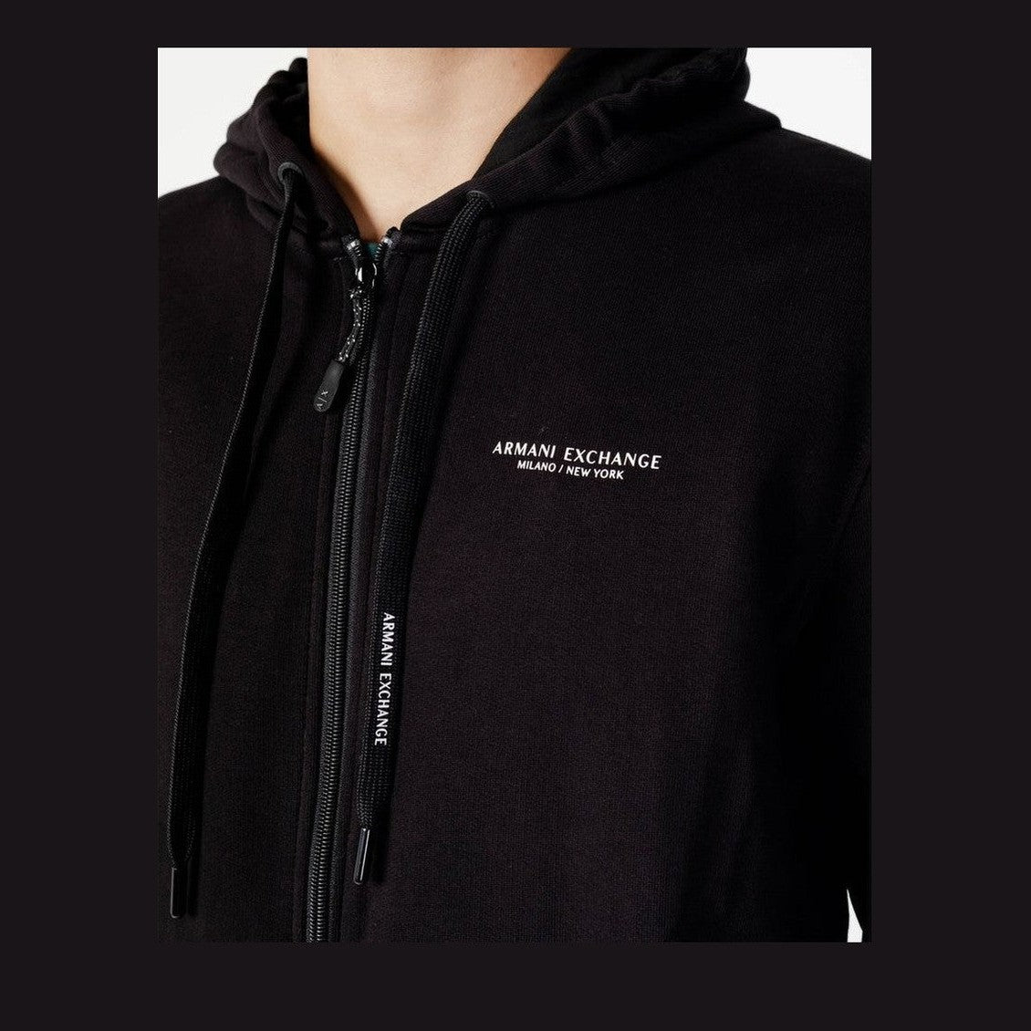 Βαμβακερό hoodie Armani Exchange σε Μαύρο